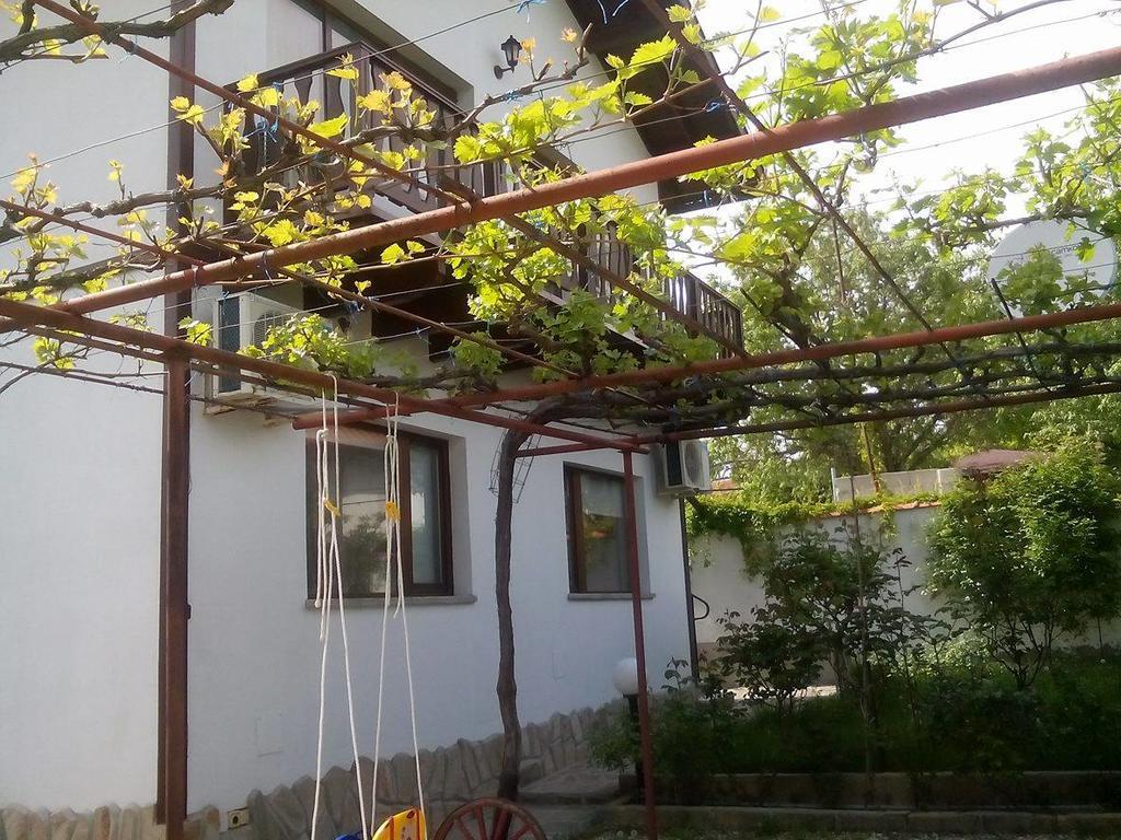 Guest House By The Captain Варна Экстерьер фото